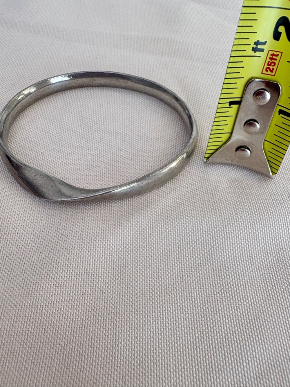 VTG Pewter Mobius Twist Bangle Modernist Bracelet Minimalist Sculptural Slip On - Picture 8 of 8